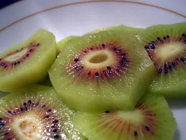 تصویر 4 از خرید کیوی قرمز چالوس + قیمت فروش استثنایی